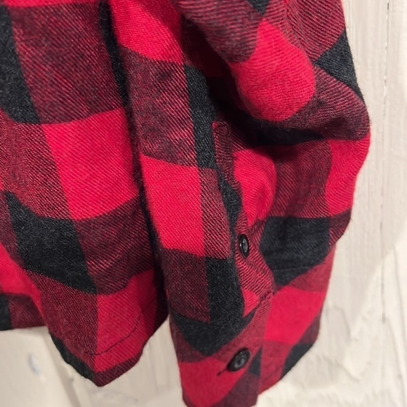 TORRID red and black flannel type sleep top size 2( 18-20) - Picture 4 of 9